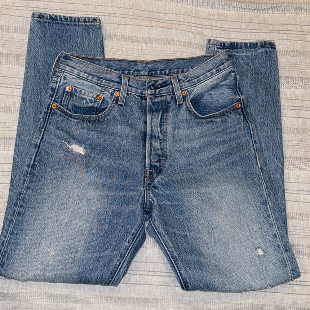 Levi’s ripped jeans